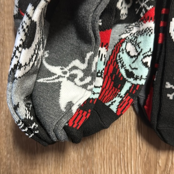 Nightmare Before Christmas set of 2 no show holiday socks| 6 pairs total| 4-10 - Picture 5 of 7